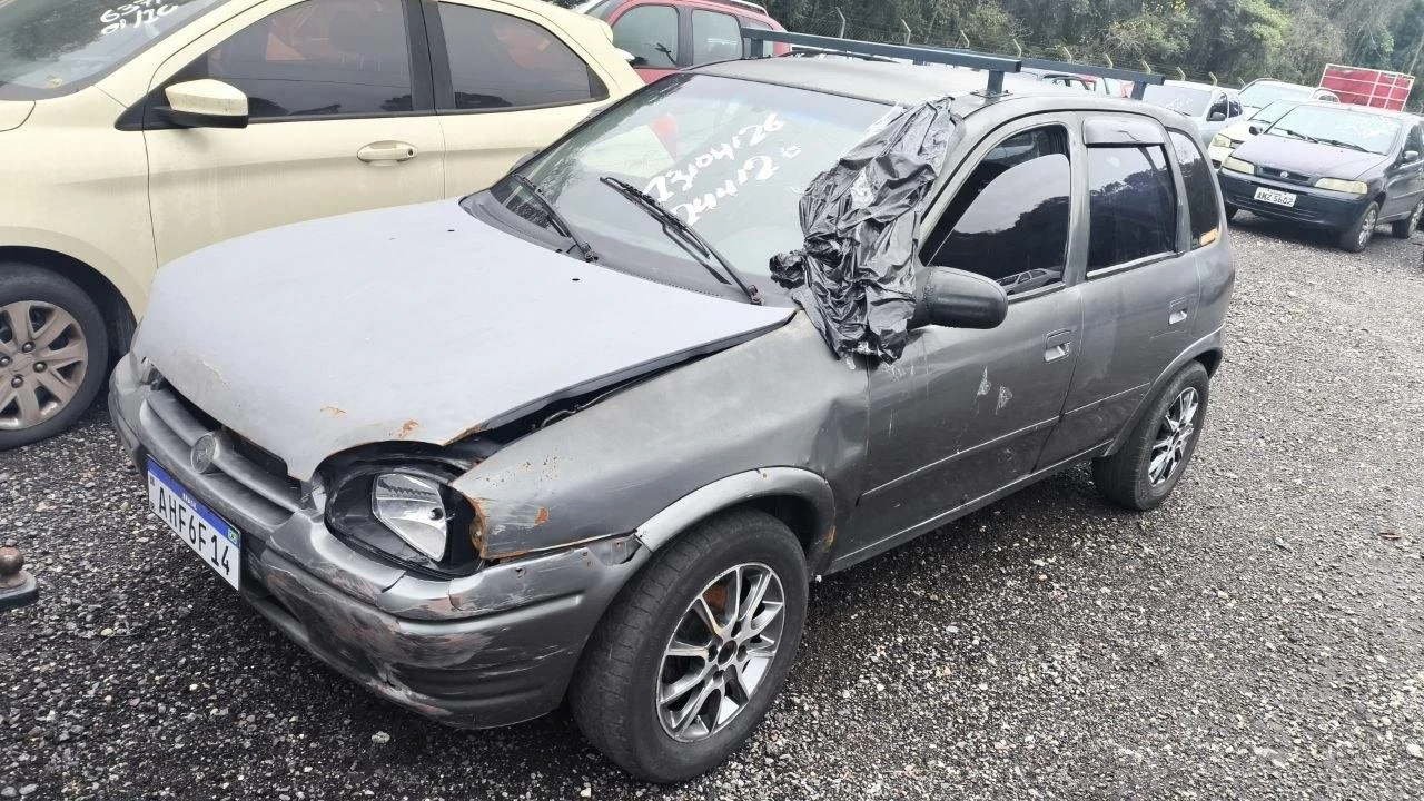 Chevrolet Corsa Corsa 1997 Prata em Araucária - Paraná