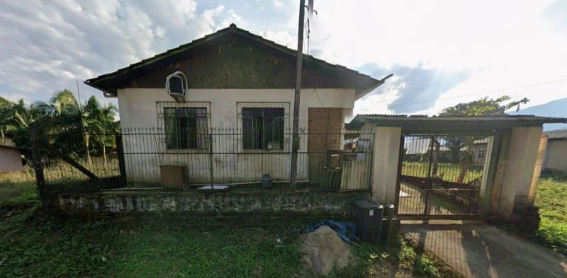 Terreno com Residência em Praia Grande/SC em Praia Grande - Santa Catarina