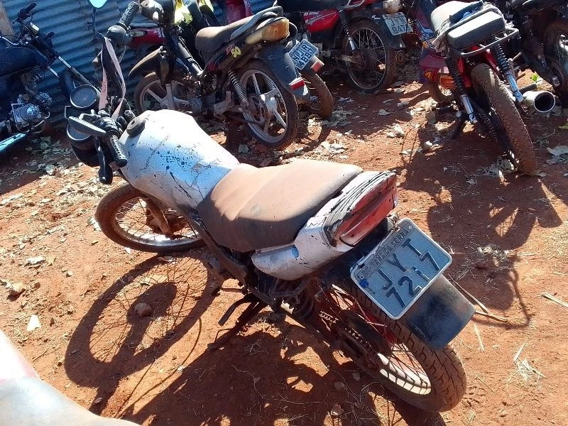 Yamaha YBR 125K 2008 125K Prata em Tangará De Serra - Mato Grosso