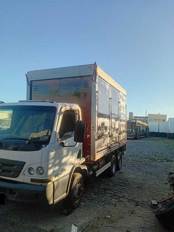 Mercedes-Benz AcceLo 1016 2014 Diesel 4x2 em Fortaleza - Ceará