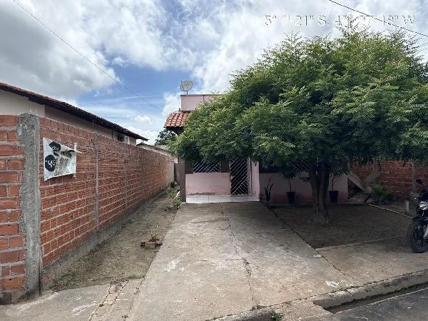 Casa com 2 Quartos em Altos/PI em Altos - Piauí