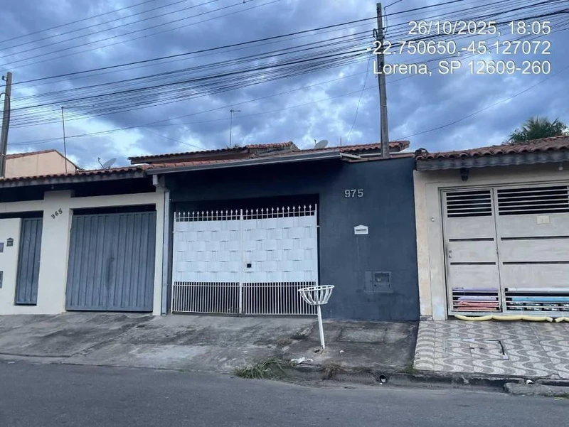 Casa com 2 Dormitórios e Terreno em Lorena/SP em Lorena - São Paulo
