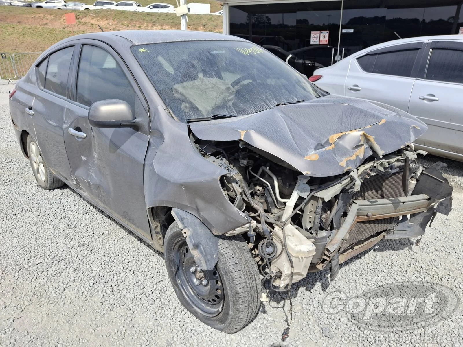 Nissan Versa SL 2014 1.6 16V em Itaquaquecetuba - São Paulo