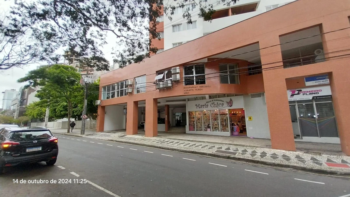 Apartamento com 85 m² privativos no 17º pavimento em Curitiba/PR em Curitiba - Paraná