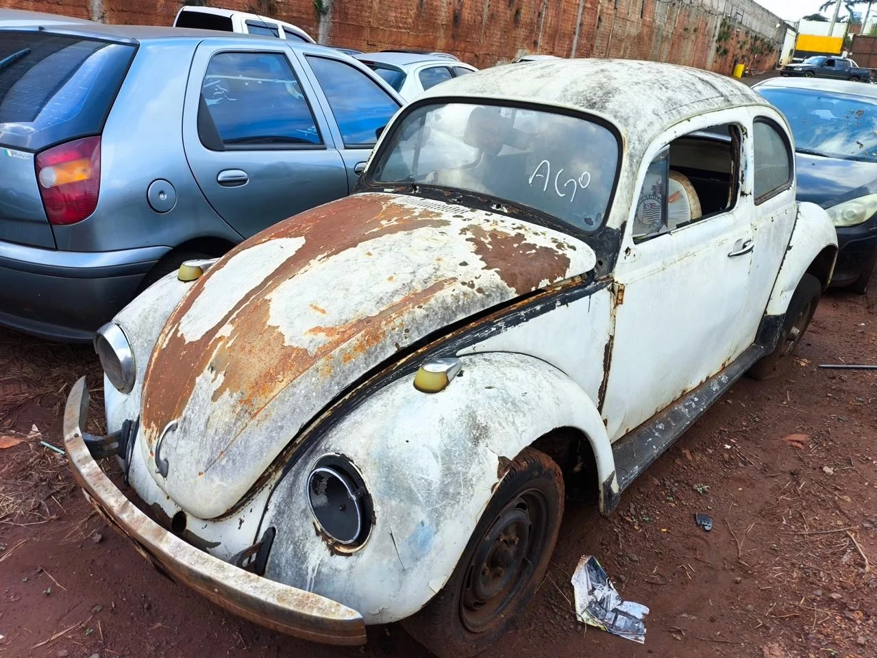 Volkswagen Fusca Fusca 1300 1981 Sucata Grande Monta em Maringá - Paraná