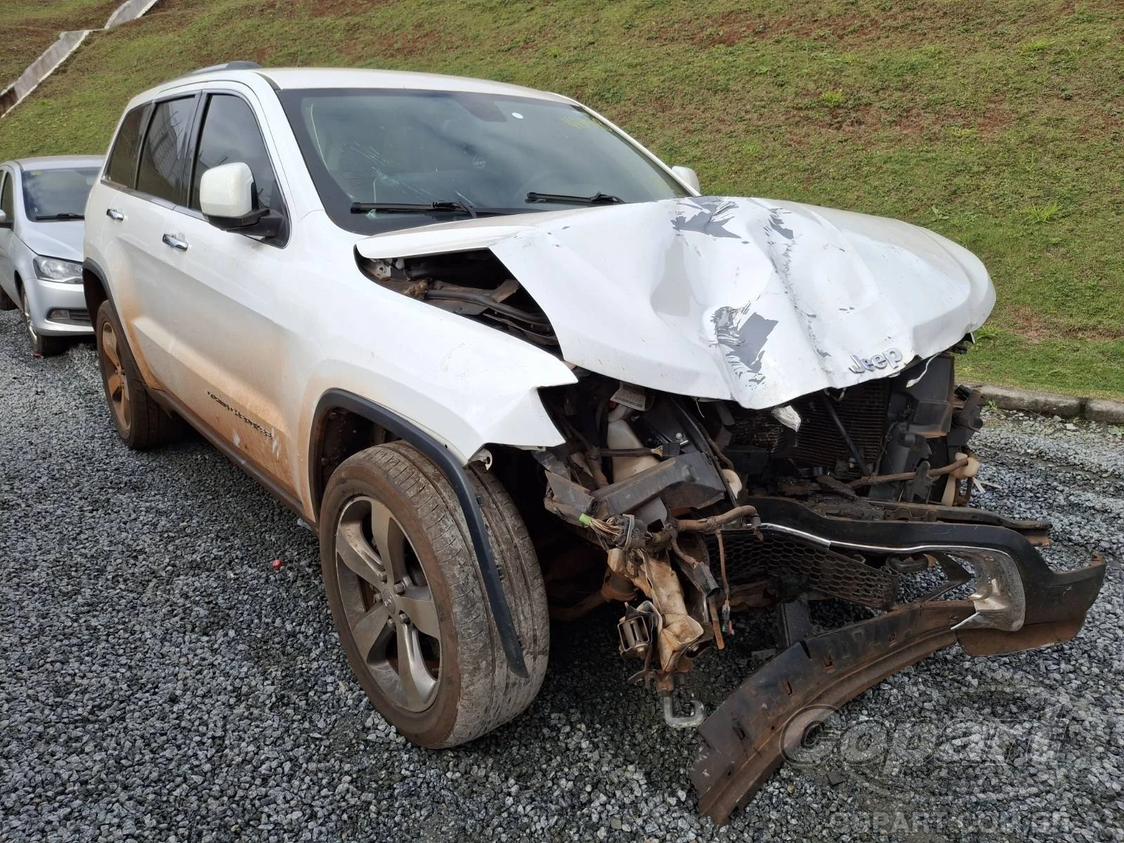 Jeep Grand Cherokee Limited 2014 3.6 V6 em Itaquaquecetuba - São Paulo