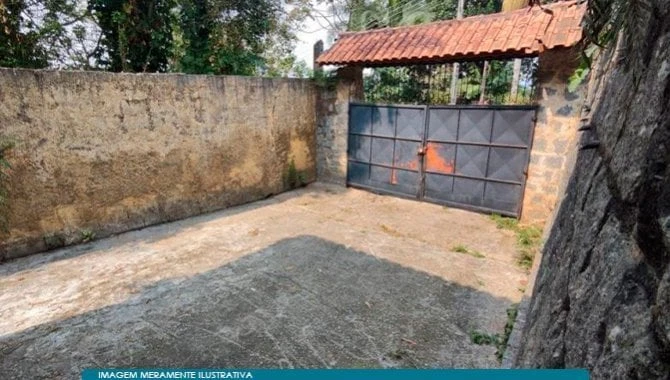 Casa com 3 Quartos e 1 Suíte em Mairiporã/SP em Mairiporã - São Paulo