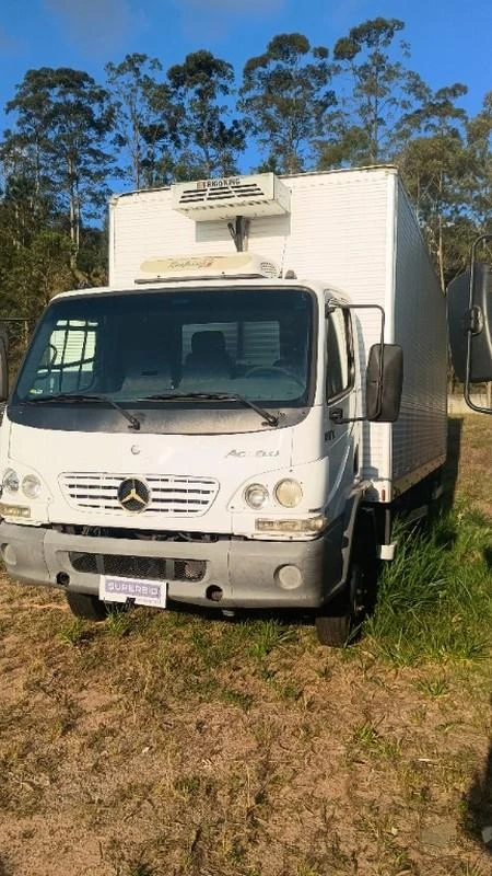 Mercedes-Benz 915C 915C 2011 Baú Refrigerado em Embu Das Artes - São Paulo