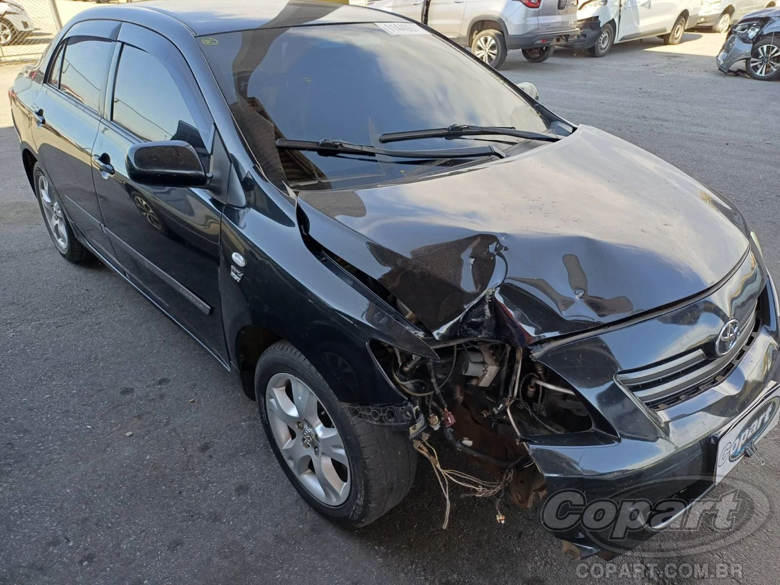 Toyota Corolla GLi 2011 1.8 16V VVT-i em Pirapora Do Bom Jesus - São Paulo
