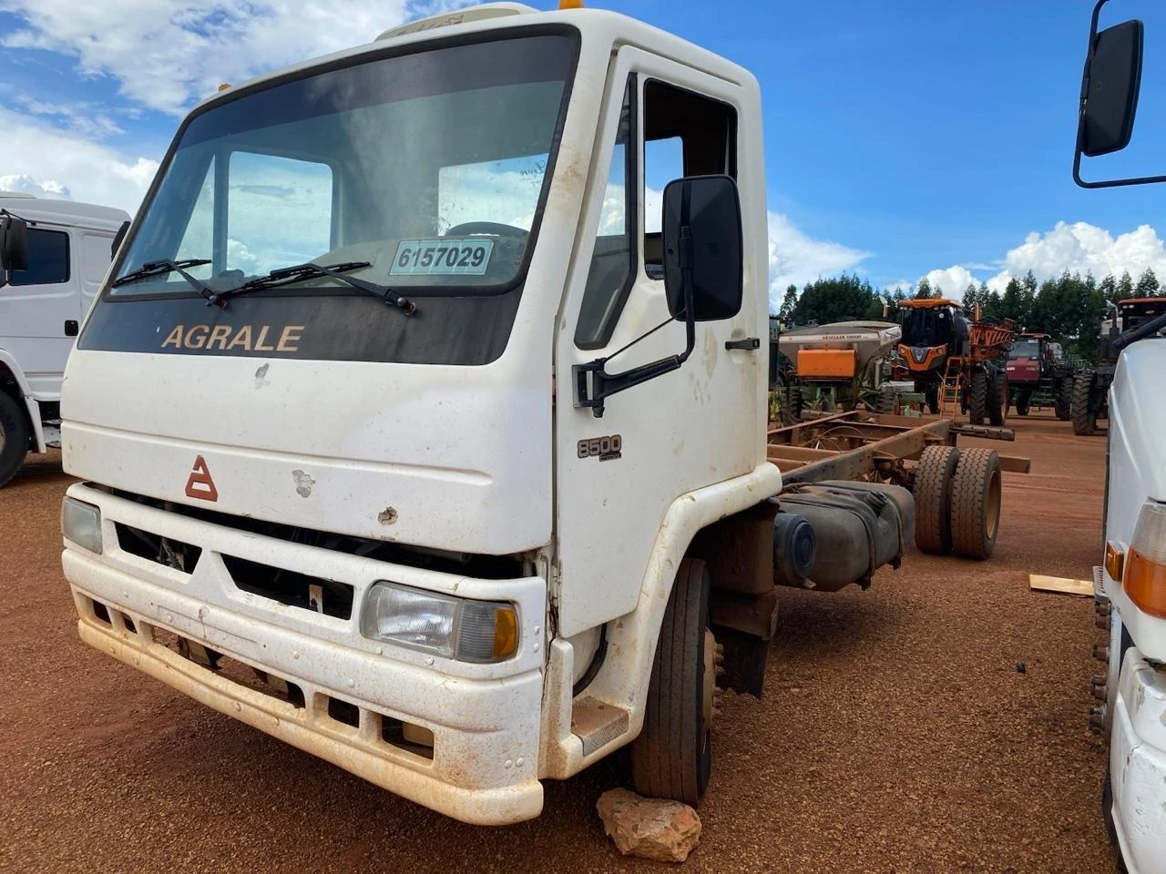 Agrale 8500 TCA 2002/2002 Diesel Automático em Campo Novo Do Parecis - Mato Grosso
