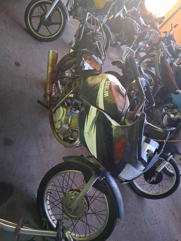 Daelim Altino 1998 Sucata Motor Servível em Campinas - São Paulo