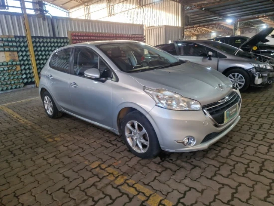 Peugeot 208 Active 2013/2014 em Nova Santa Rita - Rio Grande do Sul