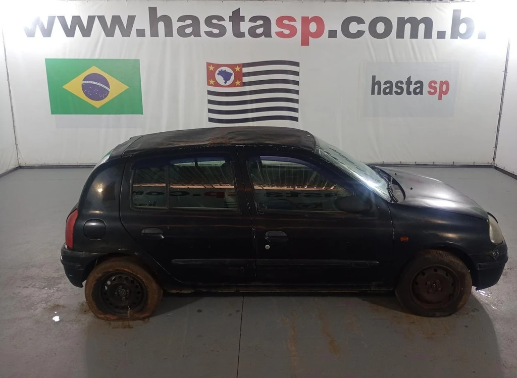 Renault Clio RN 1.6 16V 2000 Preto em Casa Branca - São Paulo