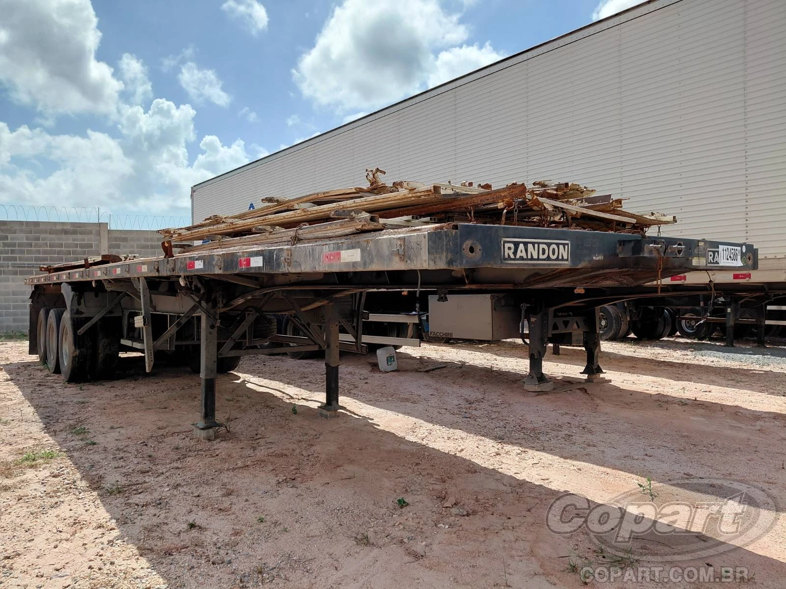 Randon Semi-Reboque 2021 Semi-Reboque 2020 em Eusébio - Ceará
