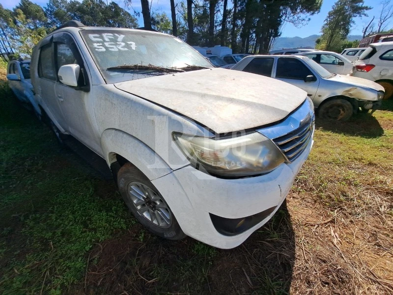 Toyota Hilux SW4 SR 4X2 em Mogi Das Cruzes - São Paulo