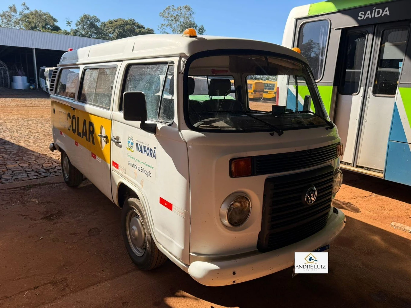 Volkswagen Kombi 2013/2014 3 Portas Manual Van em Ivaiporã - Paraná