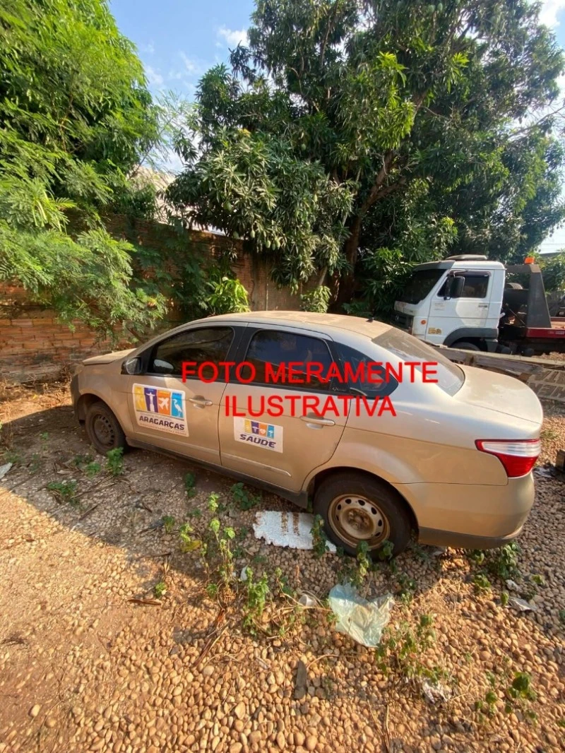Fiat Siena Essence 2015 1.6 Flex em Aragarças - Goiás