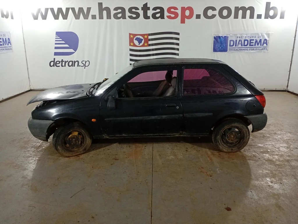 Ford Fiesta 1997 Preto em Casa Branca - São Paulo