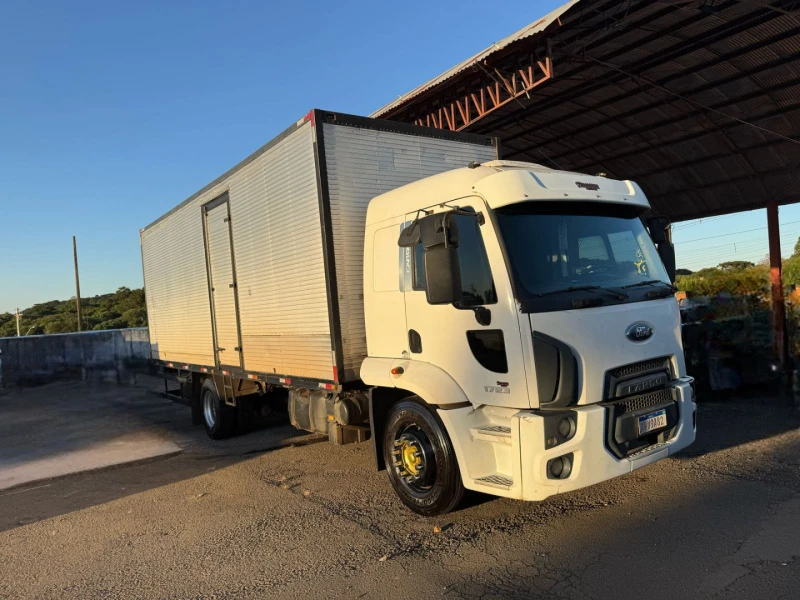Ford Cargo 1723 L 1723 L 2013 Automático Diesel em Erechim - Rio Grande do Sul