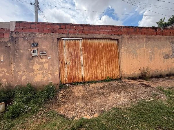 Casa com 2 Quartos em Águas Lindas de Goiás/GO em Aguas Lindas De Goias - Goiás