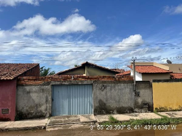 Casa com 2 Quartos e 1 Vaga na Garagem em Piracuruca - Piauí
