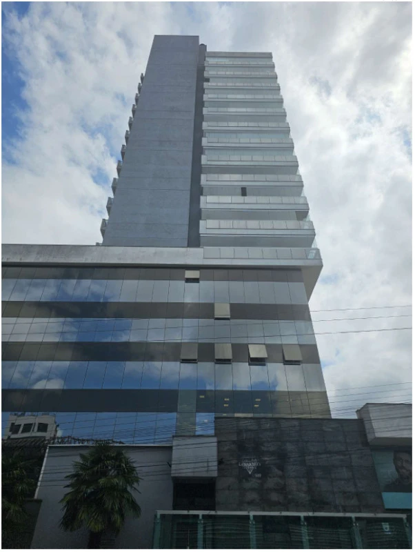 Apartamento com 167 m² privativos no 13º andar em Caxias do Sul/RS em Caxias Do Sul - Rio Grande do Sul