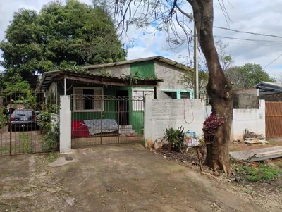 Casa com 2 Edificações em Foz do Iguaçu/PR em Foz Do Iguaçu - Paraná