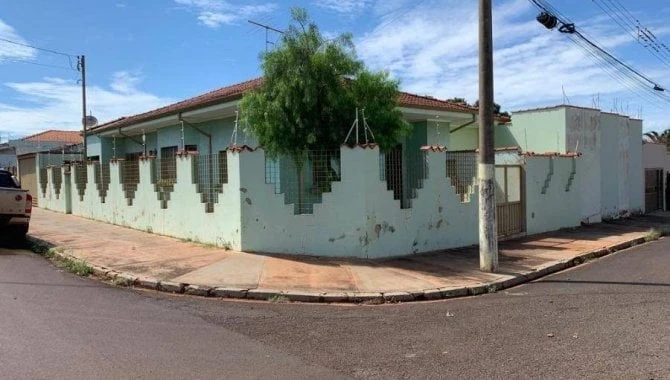 Casa com 1 Vaga em Jardinópolis/SP em Jardinópolis - São Paulo