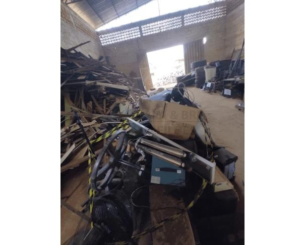 Equipamentos Diversos Ar-condicionado Monitores Ventilador Teclados em Santa Margarida - Minas Gerais