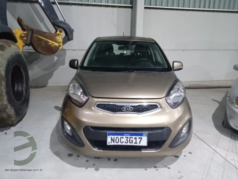 Kia Picanto EX 2011 1.0 Automático com Bomba Injetora em Santa Catarina