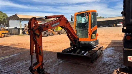Doosan DC35Z DC35Z 2018 em Itapemirim - Espírito Santo