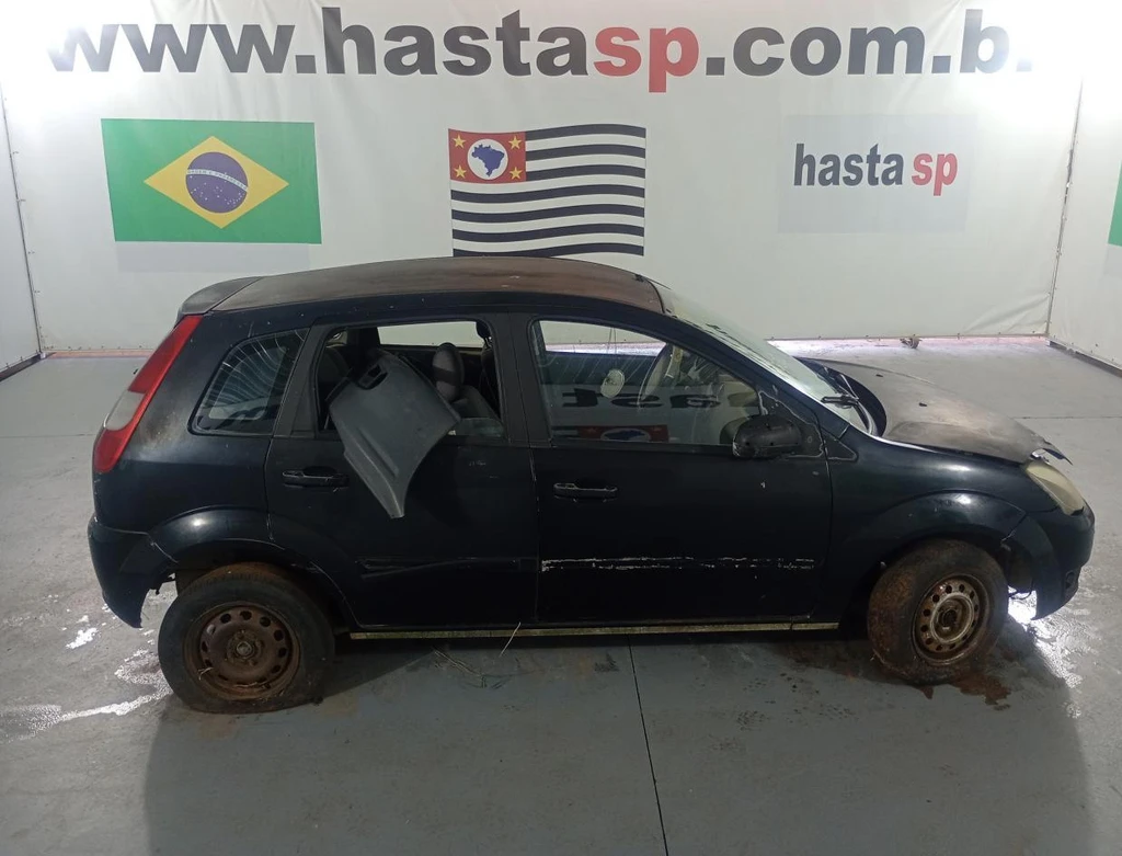 Ford Fiesta Edge Edge 2002 2003 Automático em Casa Branca - São Paulo