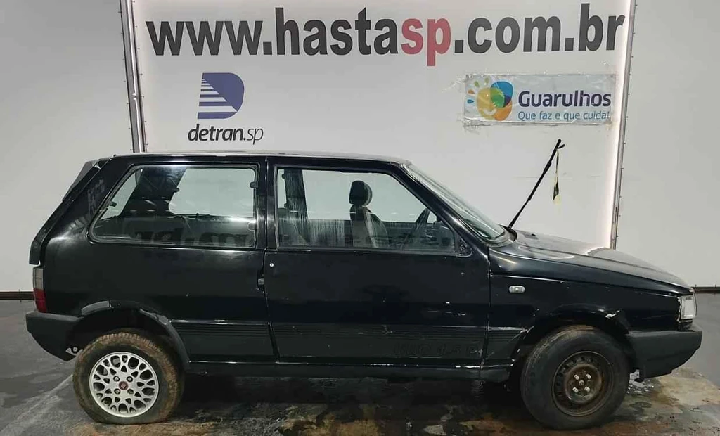 Fiat Uno 1.5 R 1989 em Casa Branca - São Paulo