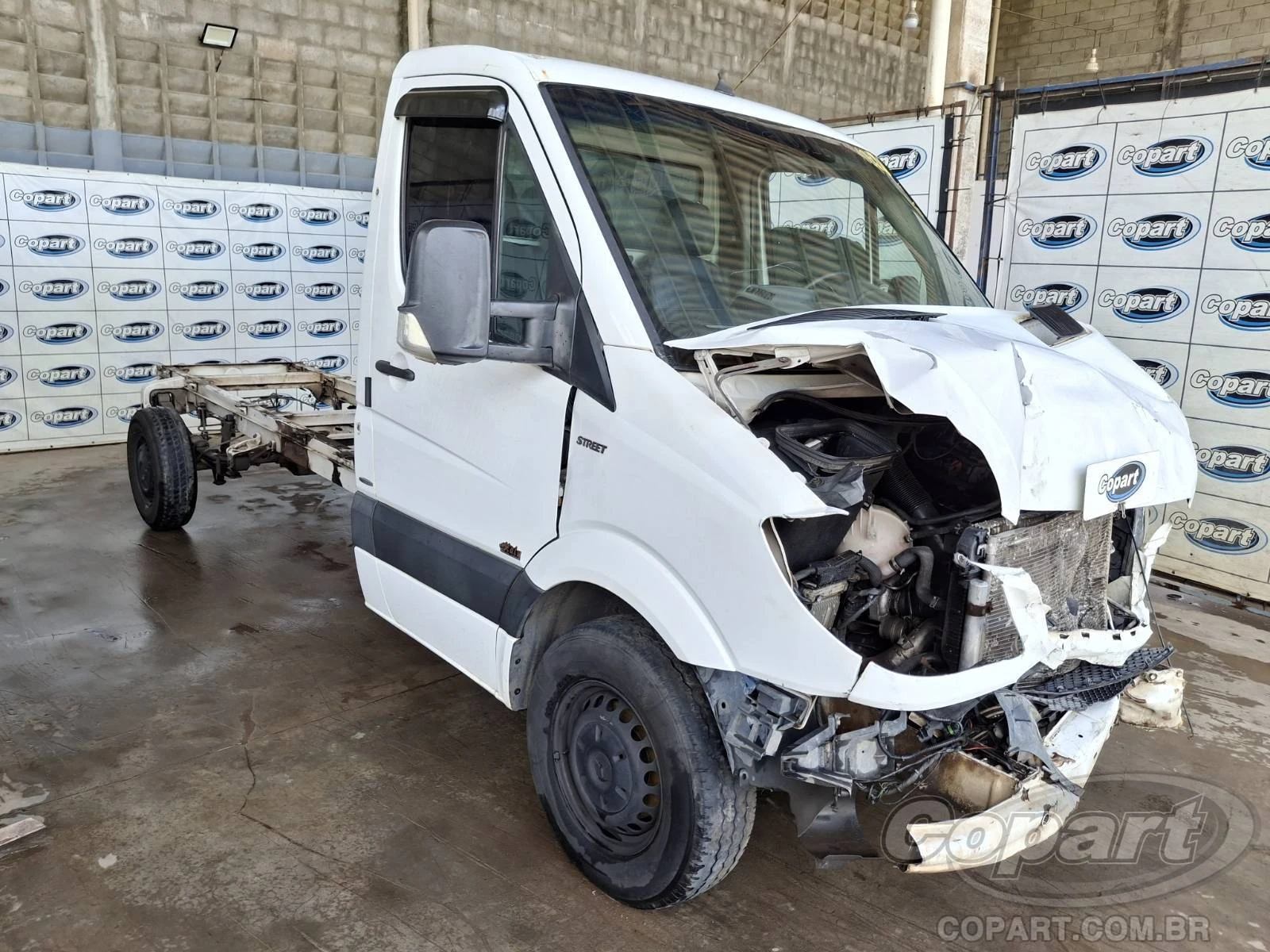 Mercedes-Benz Sprinter Chassi Chassi 311 CDI Street 2.2 BiTurbo 2015 em Candeias - Bahia