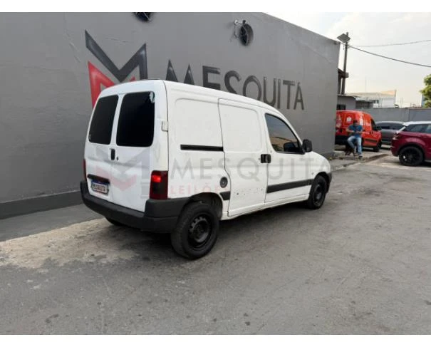 Peugeot Partner Furgão 2006 1.6 Gasolina em São Paulo