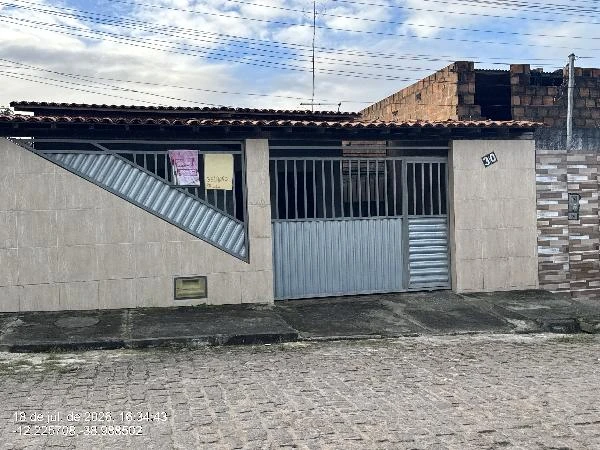 Casa com 1 Quarto e 1 Vaga em Feira de Santana/BA em Feira De Santana - Bahia