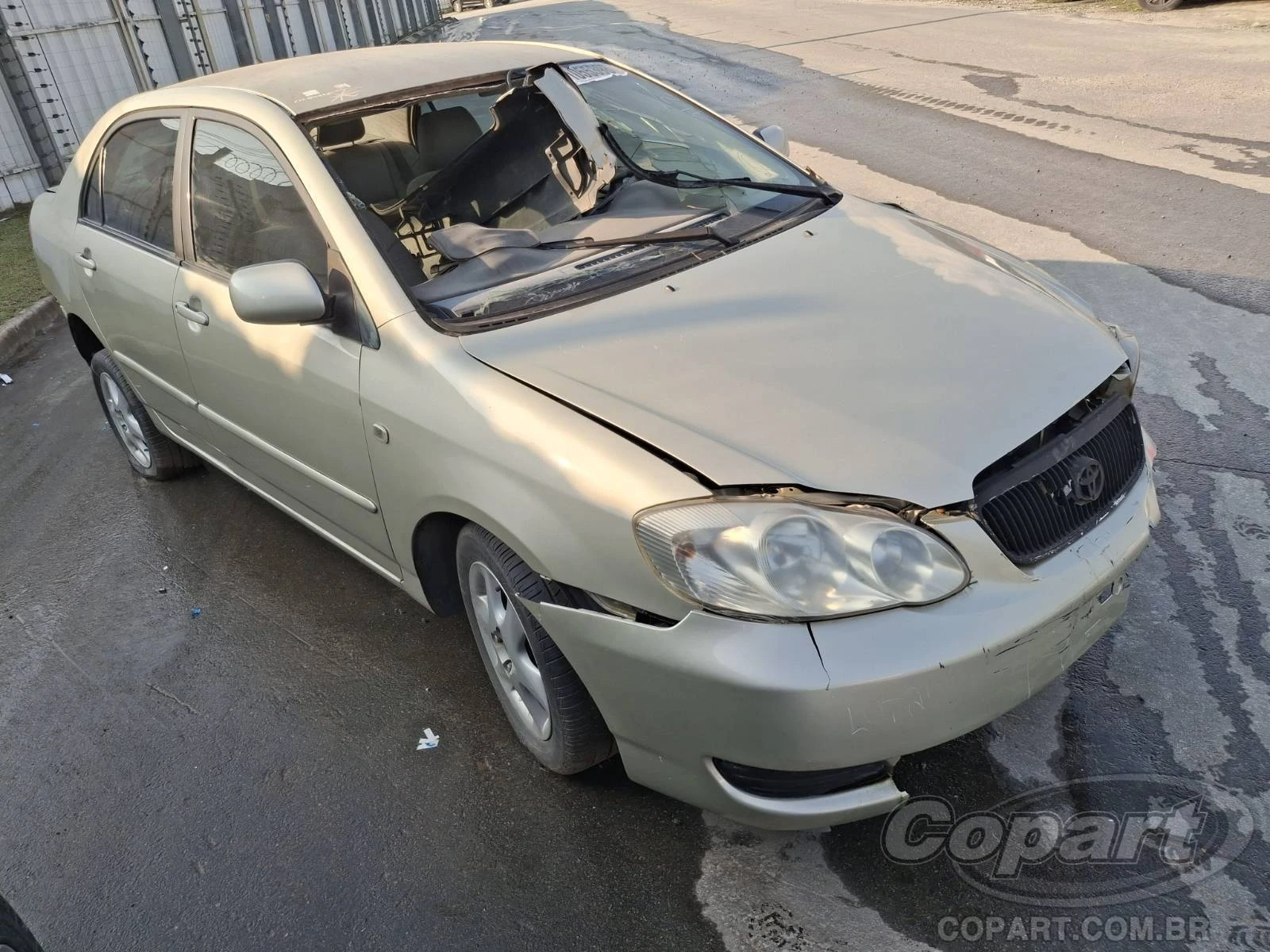 Toyota Corolla XEi 2003 1.8 em Itaquaquecetuba - São Paulo