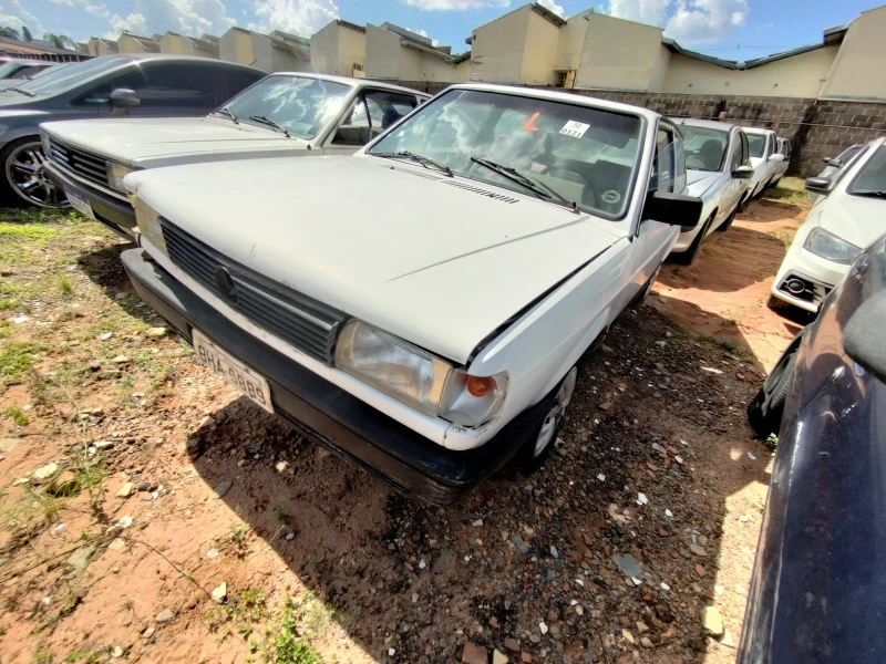 Volkswagen Santana Sedan Sucata em Marília - São Paulo