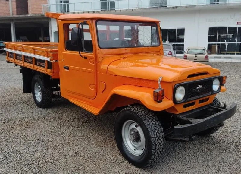Toyota Bandeirante 1981 2 Portas 4x4 Diesel Manual em Bituruna - Paraná