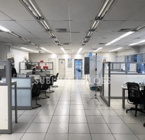 Sala Comercial de 949m² com 7 Vagas em Blumenau - Santa Catarina