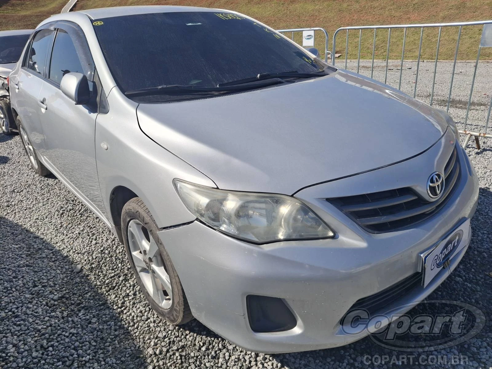 Toyota Corolla GLi 2013 1.8 16V Dual VVT-i em Itaquaquecetuba - São Paulo