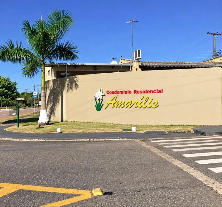 Casa com 2 vagas no Cond. Amarílis em Porto Velho/RO em Porto Velho - Rondônia