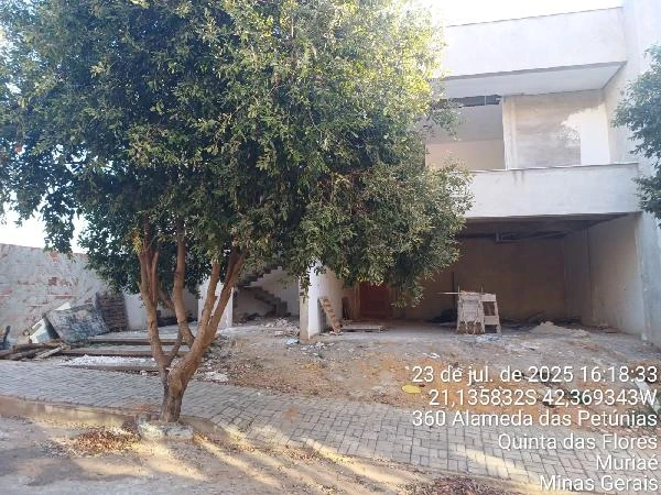 Casa com 4 Quartos em Muriaé/MG em Muriae - Minas Gerais