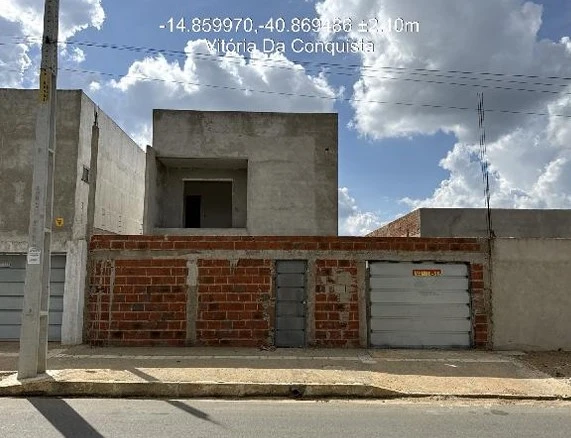 Casa em Vitória da Conquista/BA em Vitoria Da Conquista - Bahia