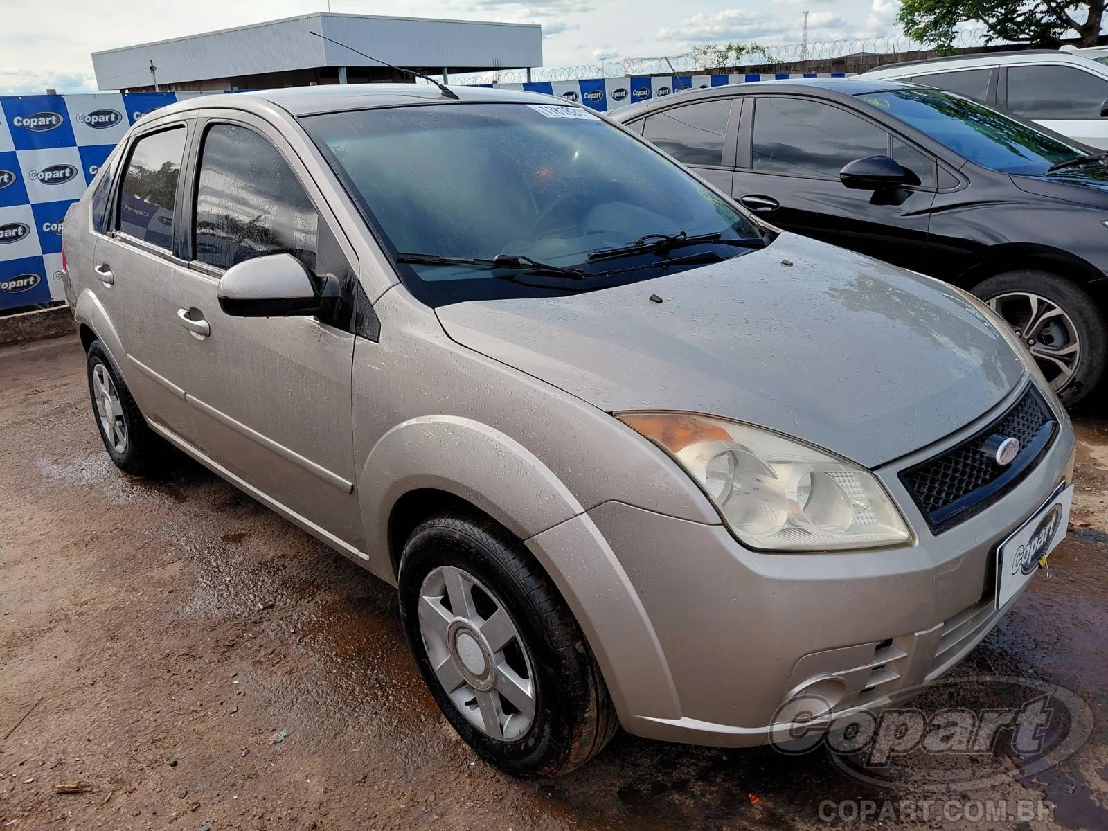Ford Fiesta Sedan 1.0 2010 Flex em Aparecida De Goiânia - Goiás