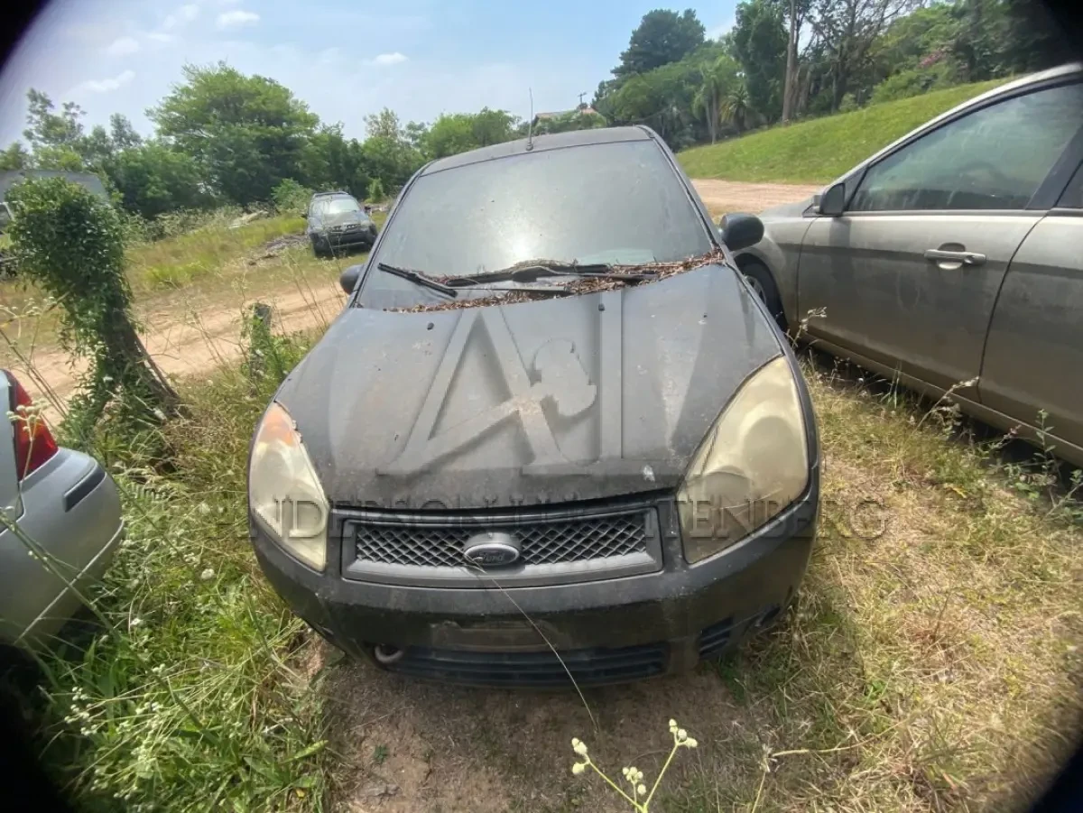 Ford Fiesta Sedan 1.6 Flex em Porto Alegre - Rio Grande do Sul