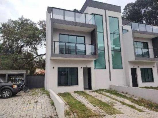 Casa com 2 Vagas em Cotia/SP em Cotia - São Paulo