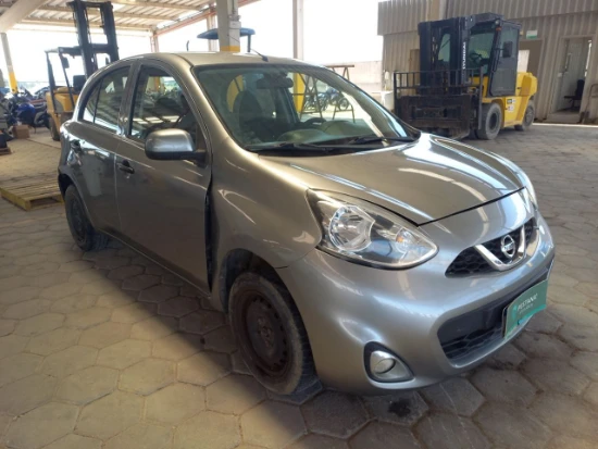 Nissan March 16S 2015 2016 Gas/Alc em Tijucas - Santa Catarina