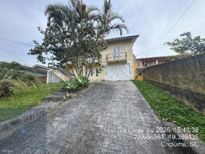 Casa com 4 Quartos em Criciúma/SC em Criciúma - Santa Catarina