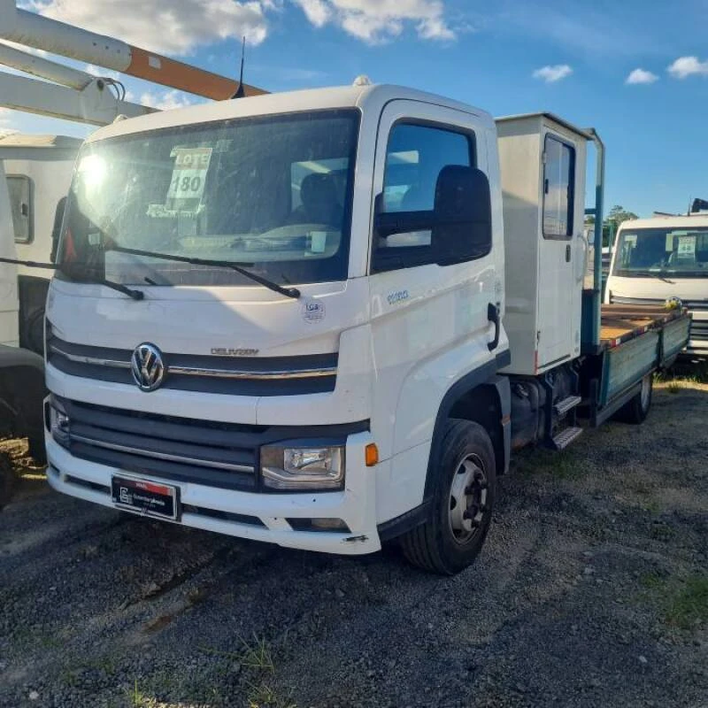 Volkswagen Delivery Delivery 11.180 2023/2024 Caminhão Cabine Aberta em Candeias - Bahia